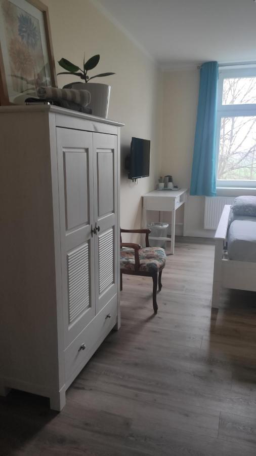 Herrenhaus Schmoelen Gbr Bennewitz エクステリア 写真